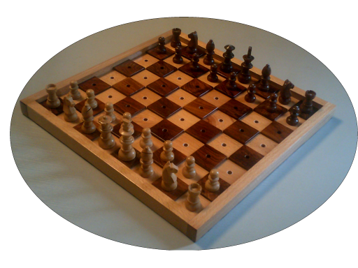 Taktiles Schachspiel aus Holz für Blinde